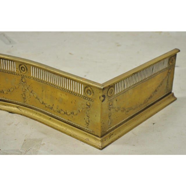 Antique English Victorian Serpentine Drape & Bellflower Brass Fireplace Fender For Sale In Philadelphia - Image 6 of 14