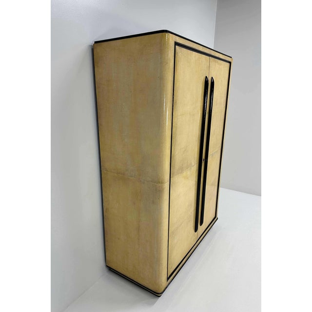 1940s Italian Art Deco Parchment and Walnut Dye Armoire atributed to Guglielmo Ulrich, 1940s For Sale - Image 5 of 8