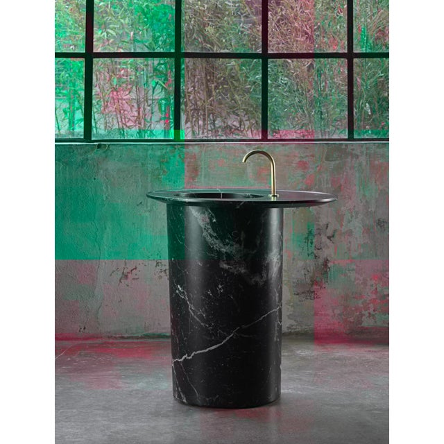 Desco collection is the results of a renewed collaboration between Pibamarmi and the designer Vittorio Longheu. This work...