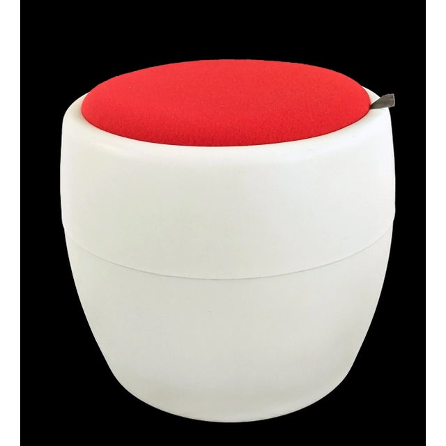 Mid-Century Modern Candy Pouff Calligaris Ottoman Pouf For Sale - Image 3 of 13