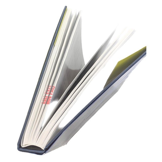 2004 English Edition of Houses Architecture and Interior Design Book by Alejandro Bahamón For Sale - Image 9 of 12