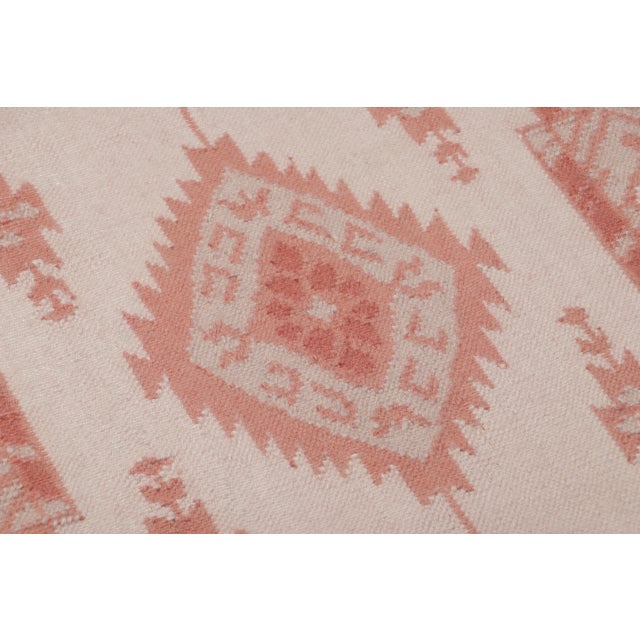 Contemporary Contemporary Geometric Medallion Wool Gift-Sized Rug by Rug & Kilim, India For Sale - Image 3 of 4