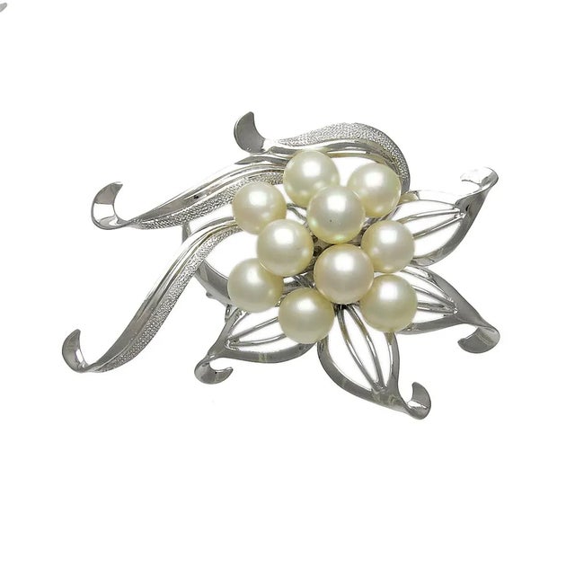 Vintage Sterling Silver Culture Pearl Brooch For Sale - Image 4 of 4