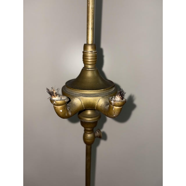 Antique Florentine brass oil lamp with height adjustment 63 cm, circumference 15 cm Up to 250V (Europe/UK Standard).The...