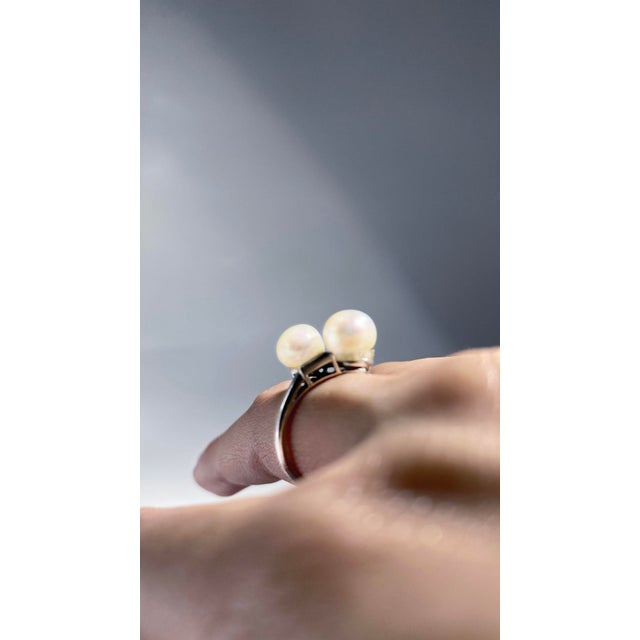 Introducing our exquisite Elegant Toi et Moi Ring, a sophisticated blend of timeless elegance and modern allure. Crafted...