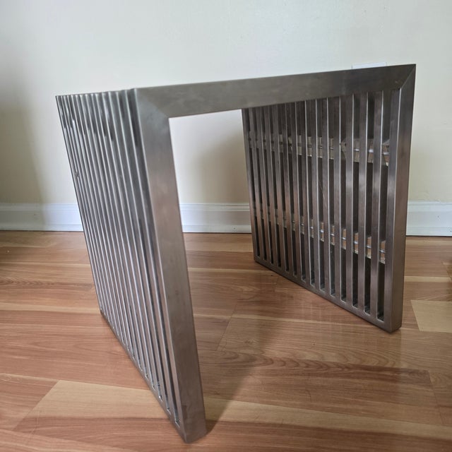 Beautiful vintage accent/end table featuring a striking architectural slatted metal design with lucite/acrylic spacer...
