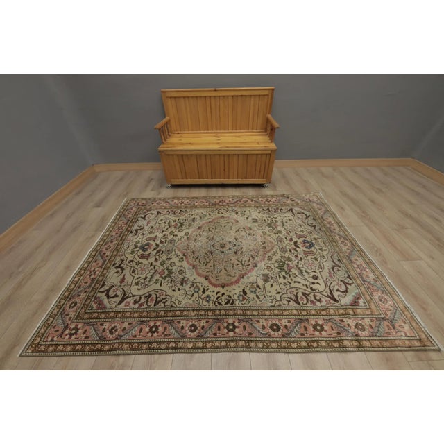 Traditional 1980s Turkish Pink Medallion Kayseri Rug For Sale - Image 3 of 12