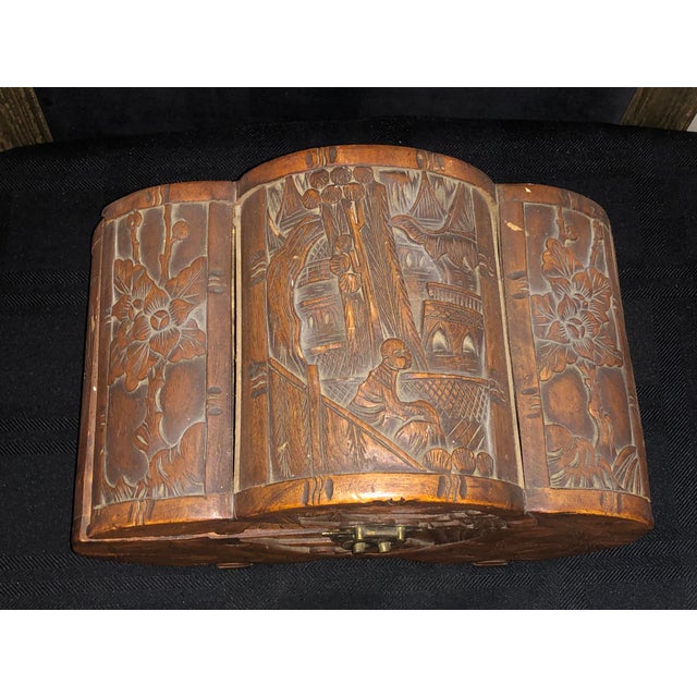 1960s Mid-Century Hand-Carved Camphor Wood Scalloped Chest With Brass Latch For Sale - Image 5 of 18
