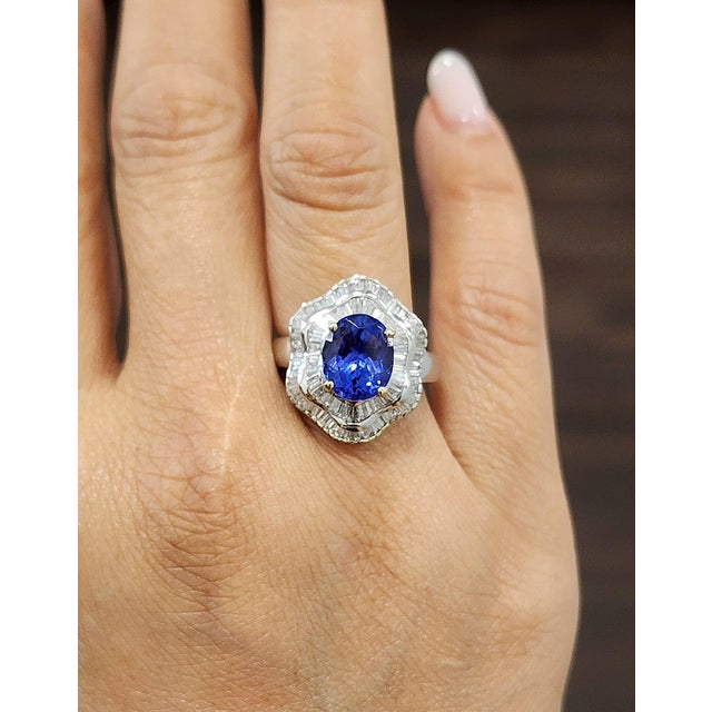 Modern 5.21 Ct Tanzanite & Diamond Ring Size 7 For Sale - Image 3 of 9