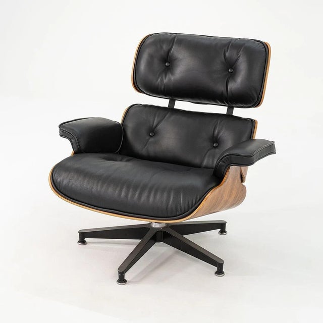 Offered is an iconic original Eames Lounge Chair and Ottoman (Models 670 and 671) manufactured by Herman Miller circa...