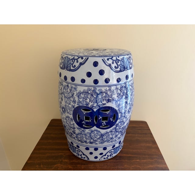Late 20th Century Blue and White Porcelain Chinoiserie Chinese Garden Stool or Side Table For Sale - Image 9 of 10
