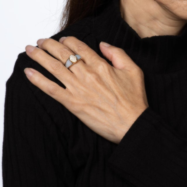 80s Portuguese Ring Diamond Fluted Mother of Pearl 19k Yellow Gold Jewelry 6.5 For Sale In Los Angeles - Image 6 of 7