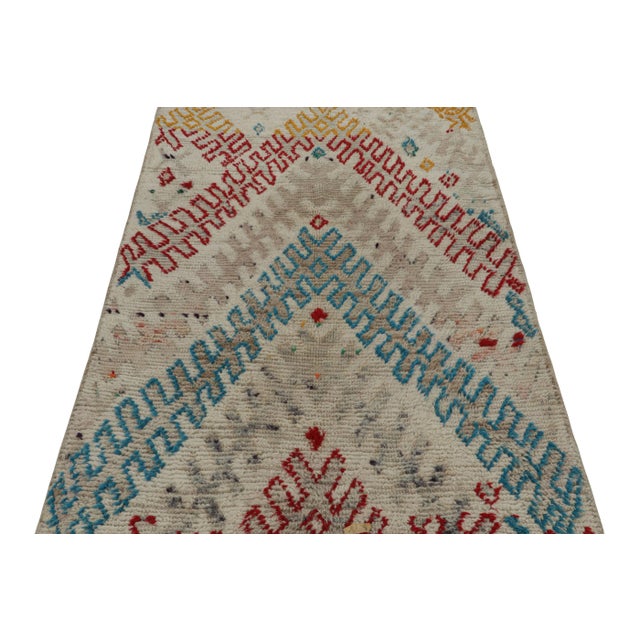 Traditional 1950s Azilal Moroccan Rug in White With Polychromatic Patterns by Rug & Kilim For Sale - Image 3 of 7