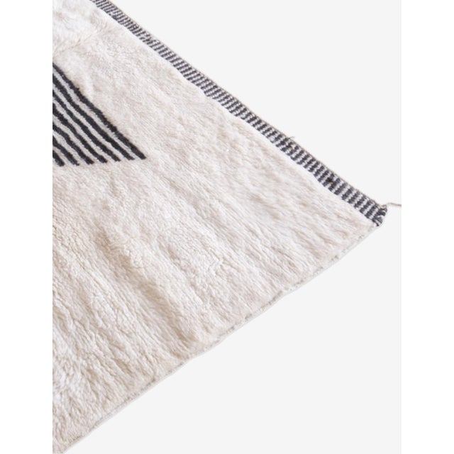 Moroccan Beni M’Rirt Wool Rug – Luxurious Craftsmanship from the Atlas Why Choose a Moroccan Beni M’Rirt Wool Rug? The...