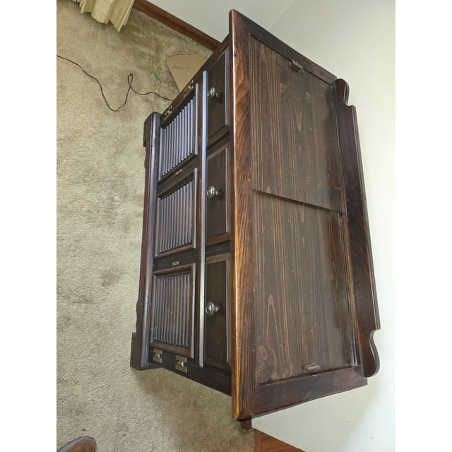 Wood Magnavox Console Stereo and Radio For Sale - Image 7 of 7