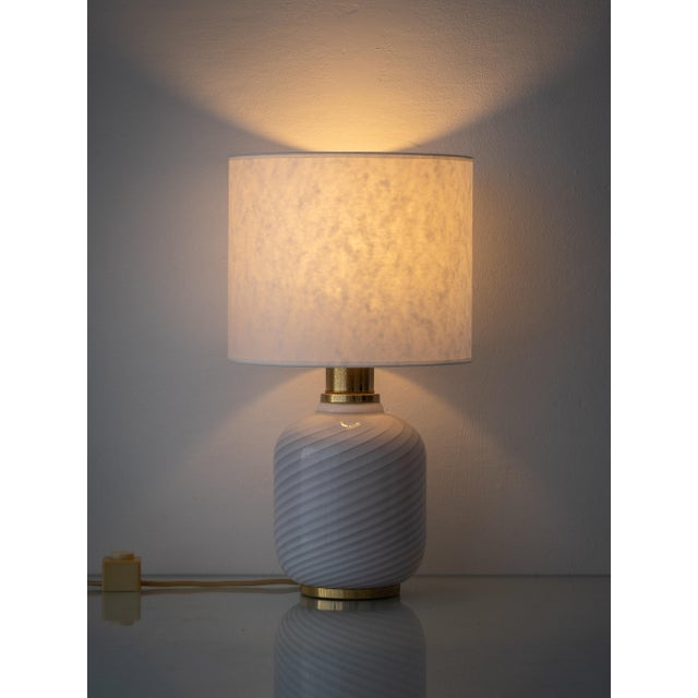 Vintage Murano Glass Opaline Spiral Table Lamps, Italy, 1960s, Set of 2 For Sale - Image 4 of 18