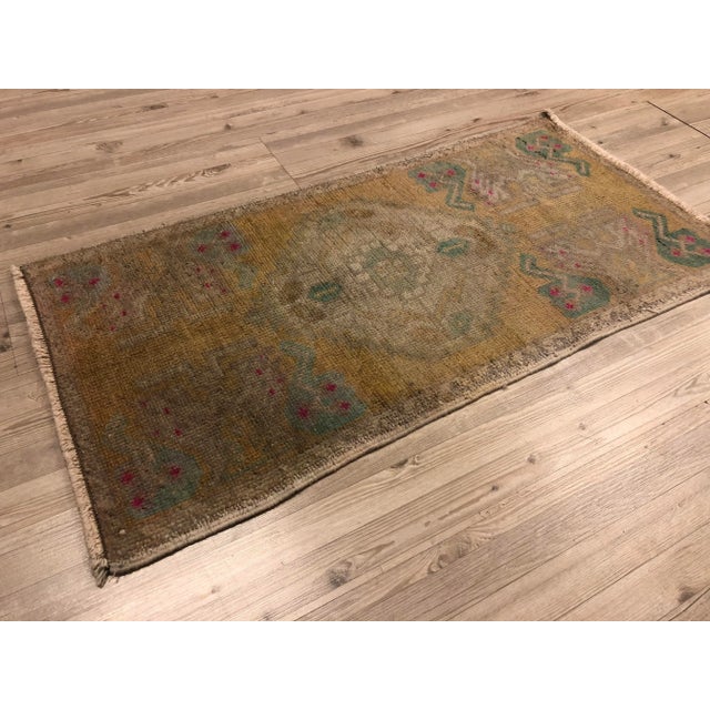 Turkish 1960s Vintage Turkish Oushak Faded Rug - 1′6″ × 3′ For Sale - Image 3 of 6