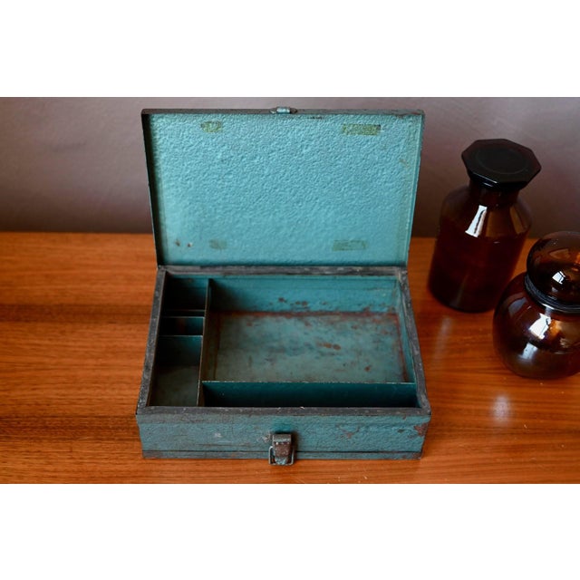 Blue Vintage Hammered Metal First Aid Kit in Blue-Green from Asep, 1950s For Sale - Image 8 of 10