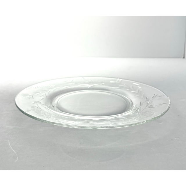 1960s Vintage Etched Organic Garland Leaf Glass Salad Plates - Set of 4 For Sale - Image 5 of 5
