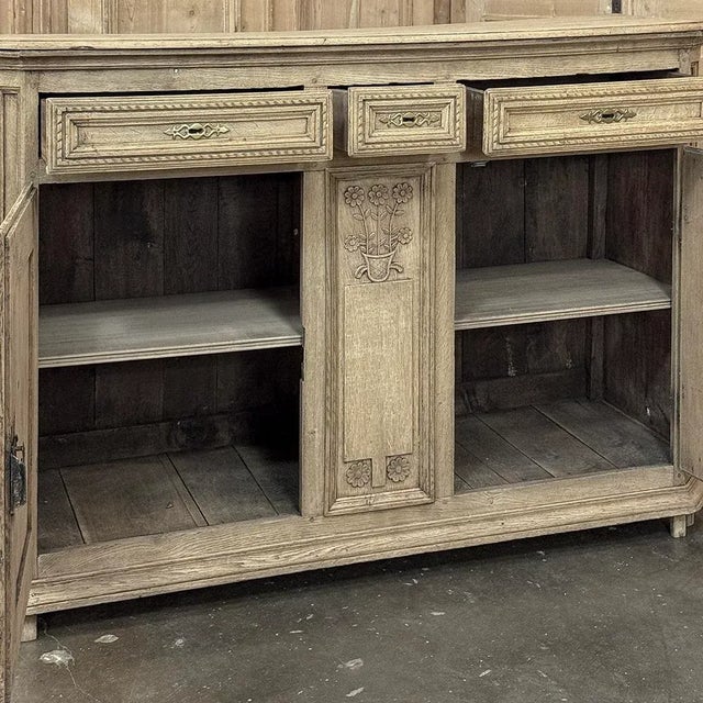 18th Century French Louis XVI Period Buffet in Stripped Oak For Sale - Image 16 of 18