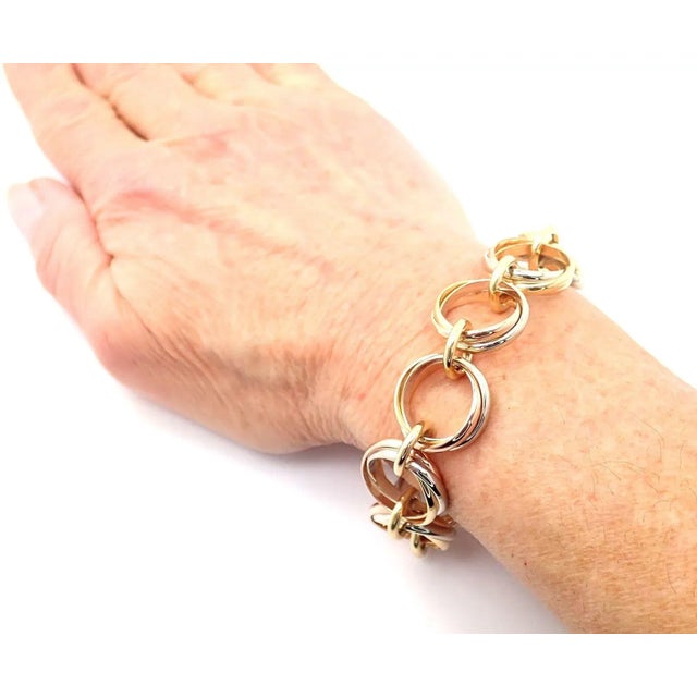 Contemporary Cartier Trinity 18k Multi Color Gold Round Wide Link Bracelet For Sale - Image 3 of 12