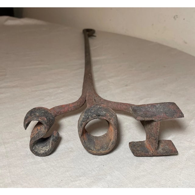 American Large Antique Ios American Early 19th Century Wrought Iron Cow Branding Iron 2 For Sale - Image 3 of 11