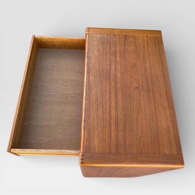 D-Scan Captain Line Teak Seven-Drawer Tallboy Dresser, Mid-Century Modern, Mid-Century, Brass For Sale In Los Angeles - Image 6 of 18