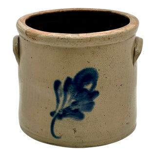 Nice Small 1 Gallon Size Antique American Blue Decorated Stoneware Storage Crock - Jar Circa Mid 19th Century For Sale