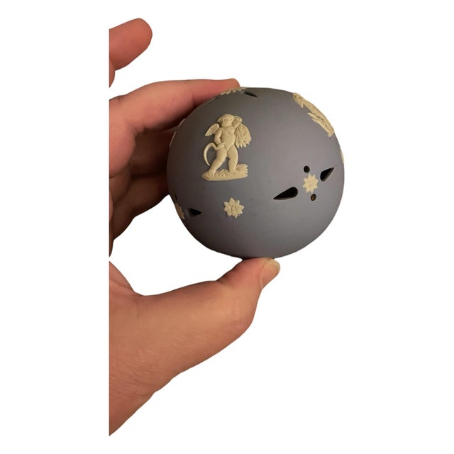 1970s/80s Wedgwood Blue Jasperware Pomander Potpourri Ball For Sale In Baltimore - Image 6 of 6