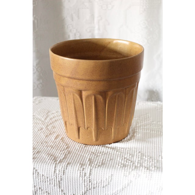 1950s Very Large Yellow Haeger Planter From the 1960s For Sale - Image 5 of 11