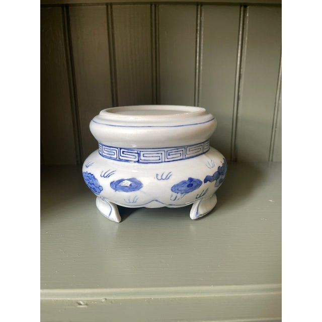 Ceramic Vintage Late 20th Century Blue & White Chinoiserie Stand For Sale - Image 7 of 7
