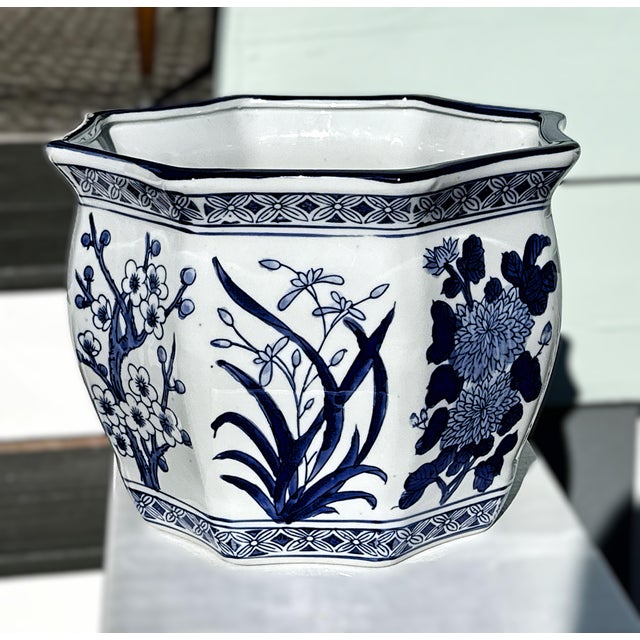 Chinoiserie Large Blue and White Chinese Porcelain Planter For Sale - Image 3 of 7