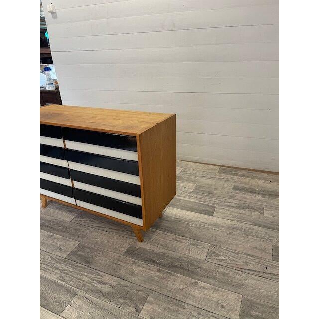 Model U-453 Chest of Drawers from Jiri Jiroutek, 1965 For Sale - Image 4 of 8