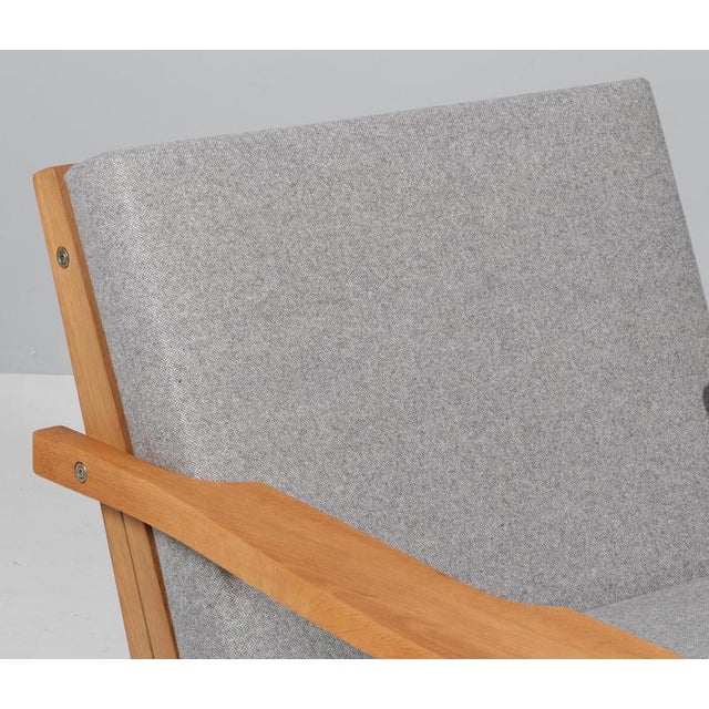 1960s GE-370 Lounge Chair in Oak Frame and Hallingdal Wool by Hans J. Wegner for Getama, 1960s For Sale - Image 5 of 9