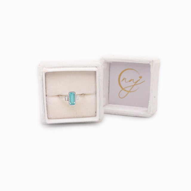 1.18ct Paraiba Color Tourmaline & Diamond Ring in 14k White Gold – Emerald Cut, Size 6.75 For Sale - Image 4 of 10