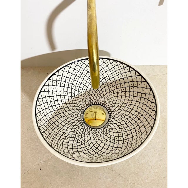 This Moroccan earthenware washbasin is an exquisite customary plan, high quality and painted by Hands. Exquisite, huge...