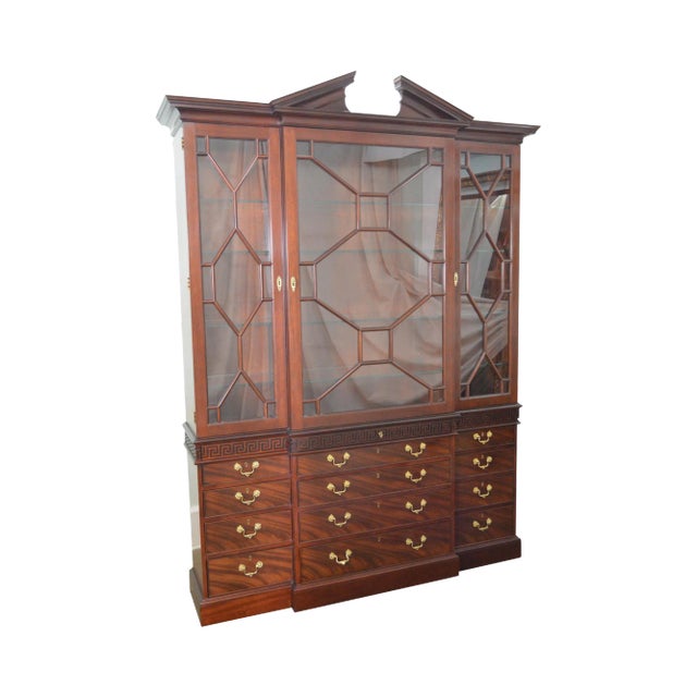 Baker Colonial Williamsburg Collection Large Mahogany Chippendale Style Breakfront For Sale