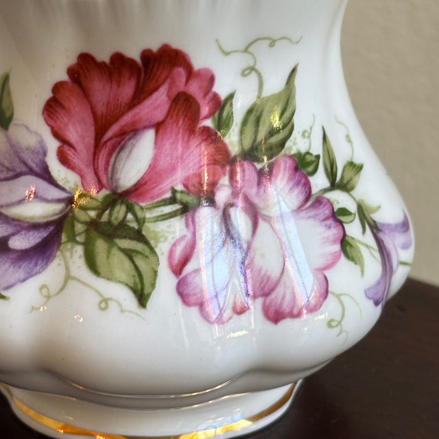 Mid-20th Century English Bone China Sugar Bowl & Creamer — A Set For Sale - Image 12 of 16