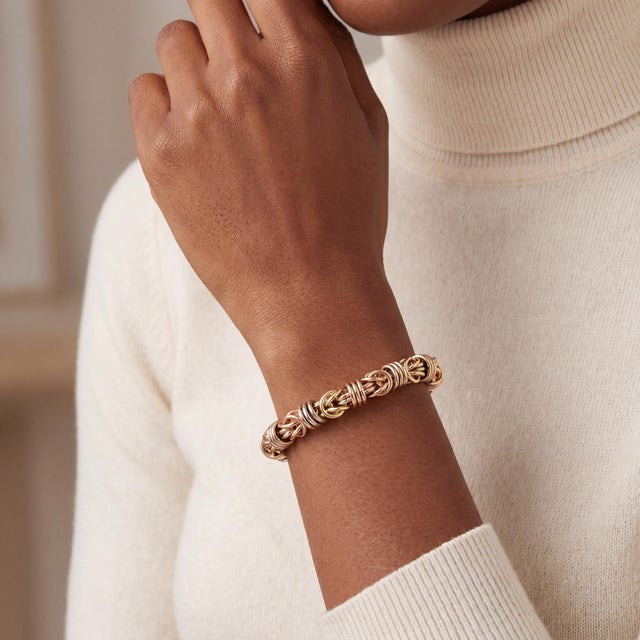 Mid Century Italian 18k Tri-Colored 8" Heavy Byzantine Bracelet For Sale - Image 4 of 4