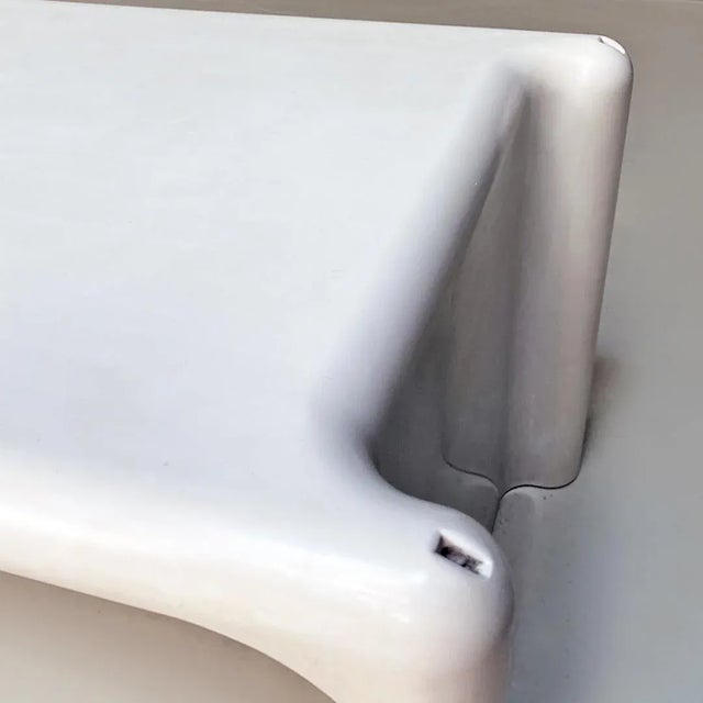 Italian Modern Plastic Side Table attributed to Giotto Stoppino for Elco Scorze, 1970s For Sale - Image 10 of 13
