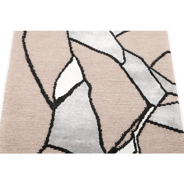 Late 20th Century Contemporary Abstract Geometric Beige & Black Wool Rug by Rug & Kilim, India For Sale - Image 5 of 5
