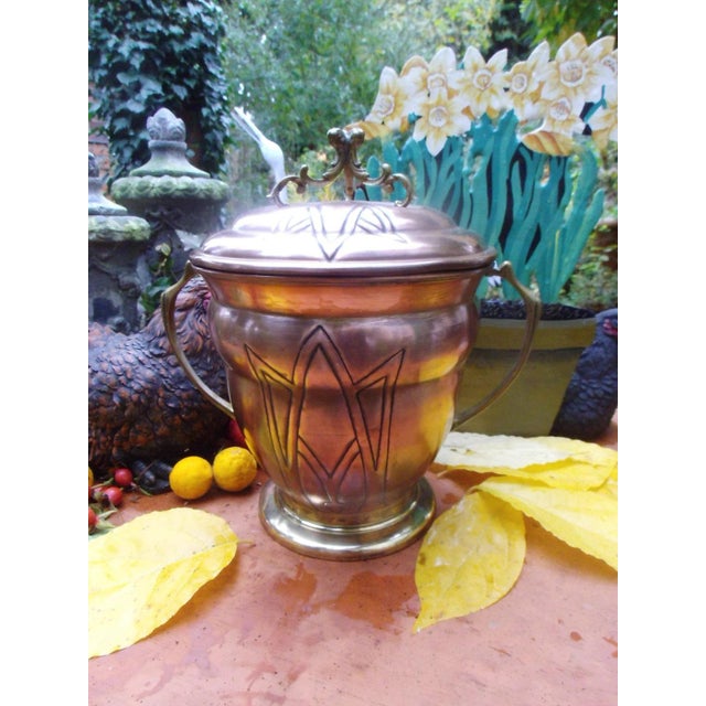 A piece by the renowned firm Gebrüder Bing Nürnberg, exquisitely crafted, with a striking design and a combination of...