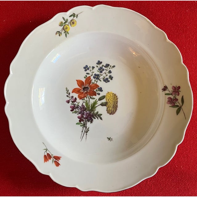 Antique Early 19th Century Italian Ginori a Doccia Porcelain Soup Bowls With Flower Decoration Circa 1815 - Set of 6 For Sale In New York - Image 6 of 16