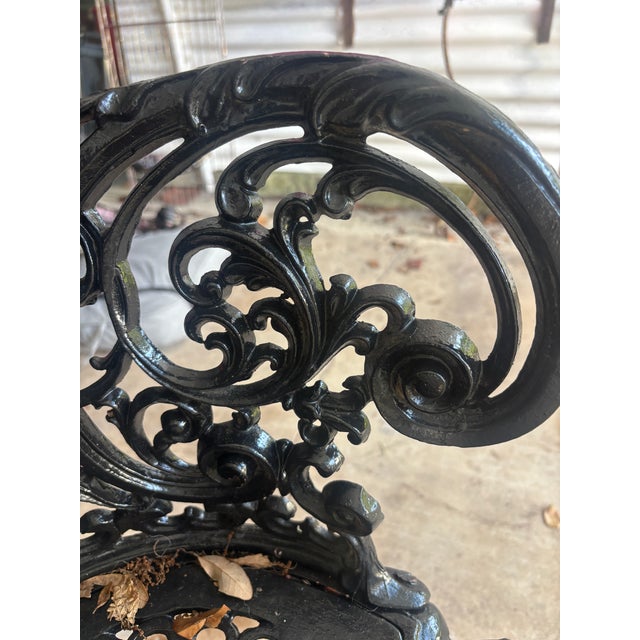 Early 20th Century Victorian Betsy Ross Pattern Cast Iron Garden Settee & Armchair, Set of 2 For Sale In Tampa - Image 6 of 18