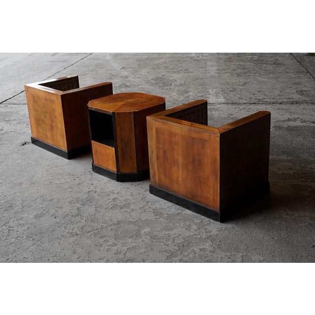 Brown Art Deco Sculptural Lounge Chairs and Side Table, Italy, 1930s, Set of 3 For Sale - Image 8 of 11