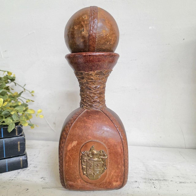 1970s Italian Leather Wrapped Decanter Brass Knight Crest, Bar Cart Dark Academic For Sale - Image 16 of 18