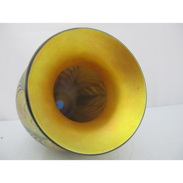 Lundberg Studios Moire Fern Heart Pulled Feather Iridescent Gold Art Glass Vase For Sale - Image 9 of 13