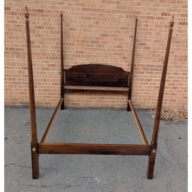 Transform your bedroom into a refined sanctuary with this stunning Vintage Mahogany Traditional Style Queen Size Four...