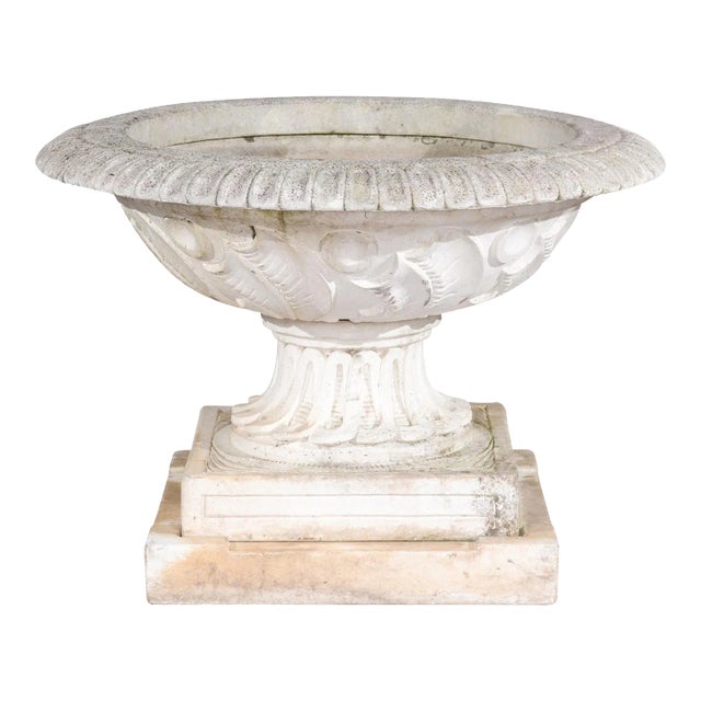 English Vintage 20th Century Cast Stone Fountain with Scoop and Foliage Motifs For Sale