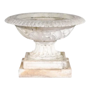 English Vintage 20th Century Cast Stone Fountain with Scoop and Foliage Motifs